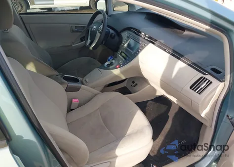 2013 Toyota Prius Three z USA, uszkodzony, nr VIN JTDKN3DU9D5698366